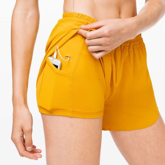 Lululemon Always Airy Run Short 3.5" Inseam in Honeycomb Golden Yellow Size 6 - Picture 3 of 9